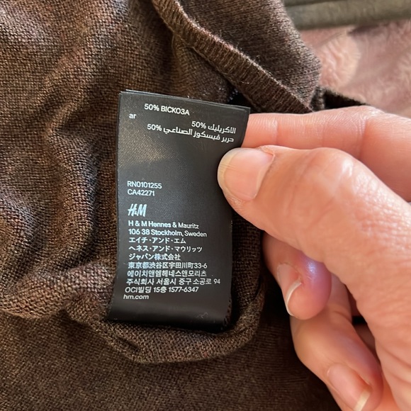 H&M long sleeves sweaters, lot of two pieces, brown XS and army green S. - Picture 13 of 17